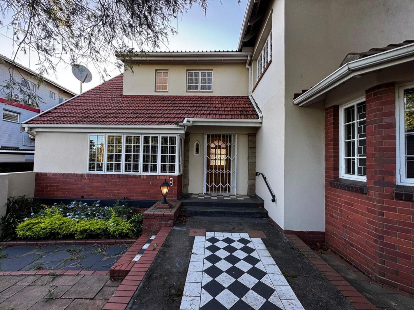 5 Bedroom House in Morningside
