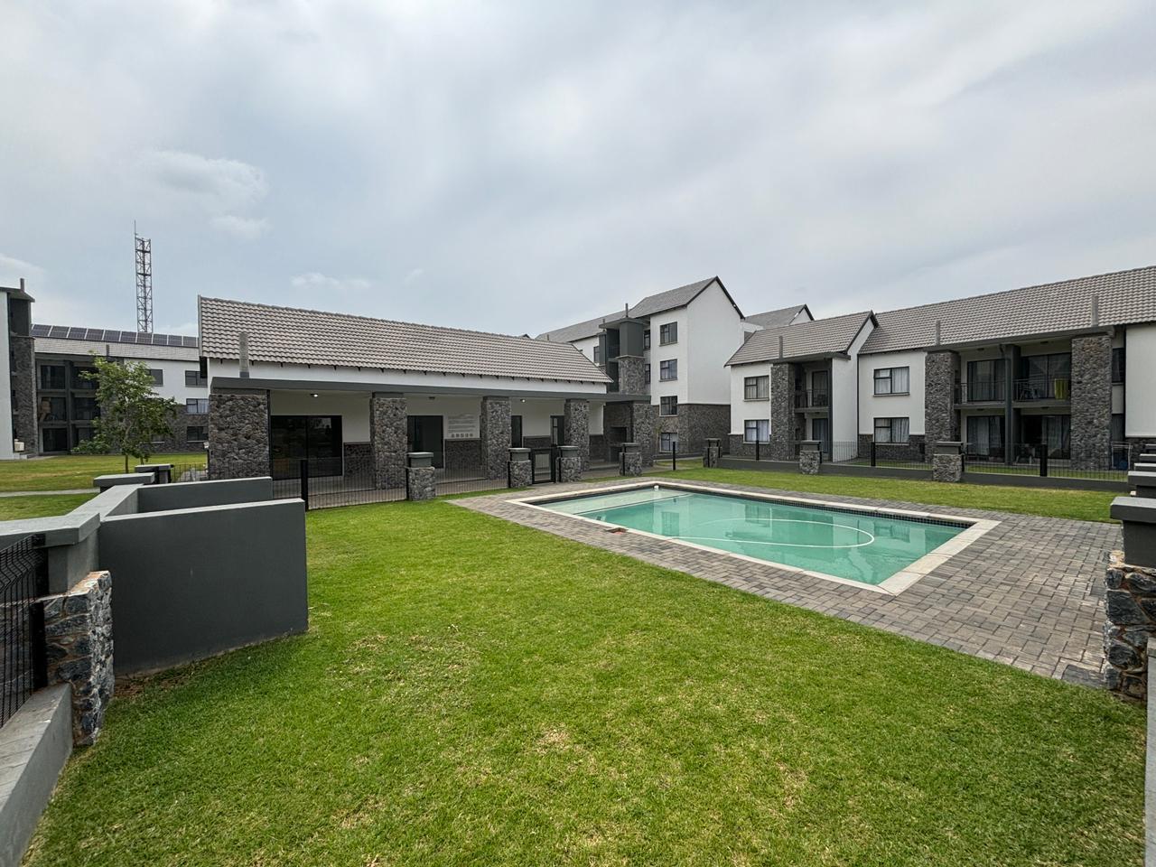 2 Bedroom Apartment in Glen Marais