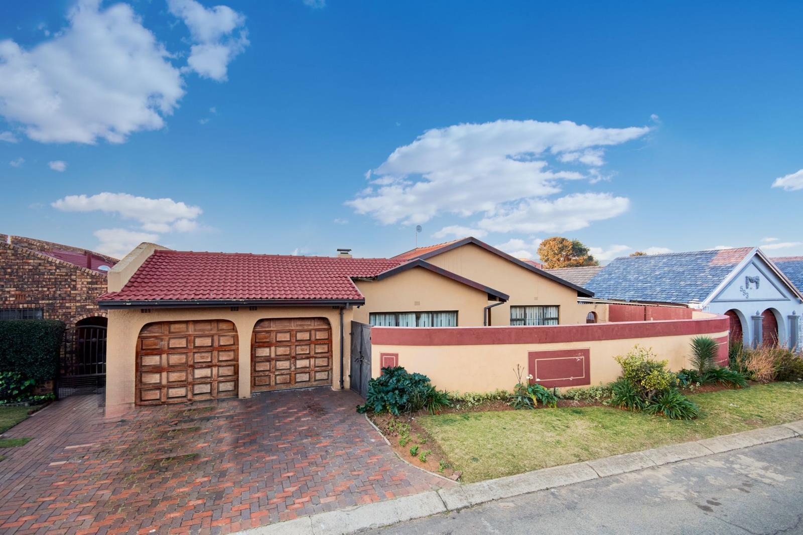 5 Bedroom House in Diepkloof