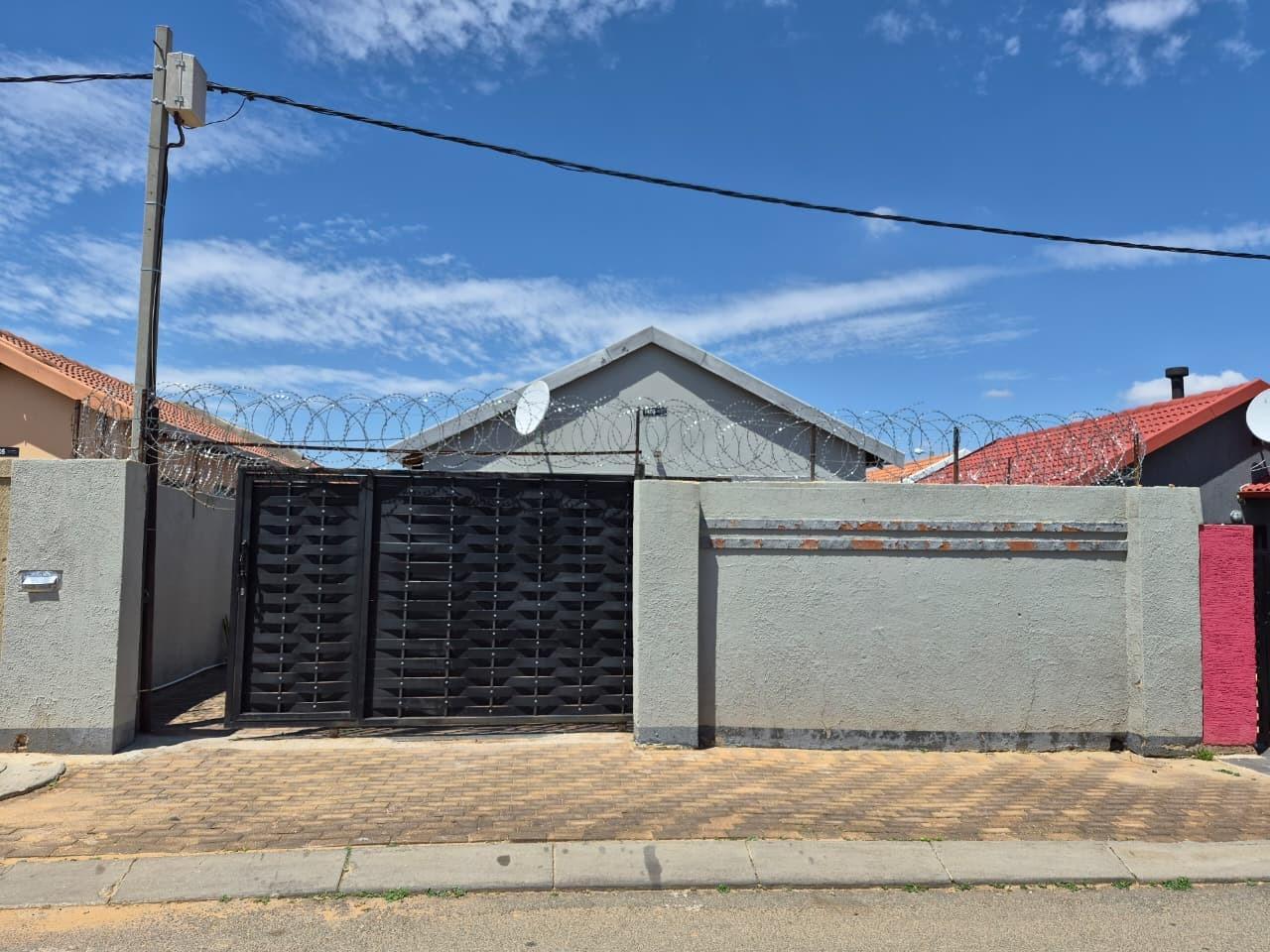 2 Bedroom House in Fleurhof