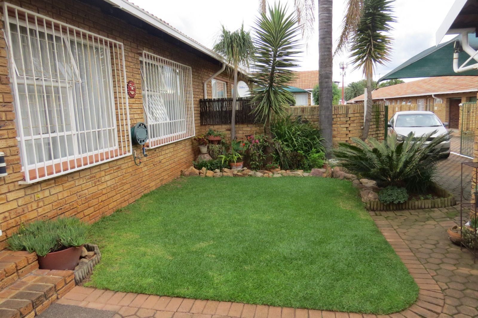 3 Bedroom Townhouse in Noordheuwel