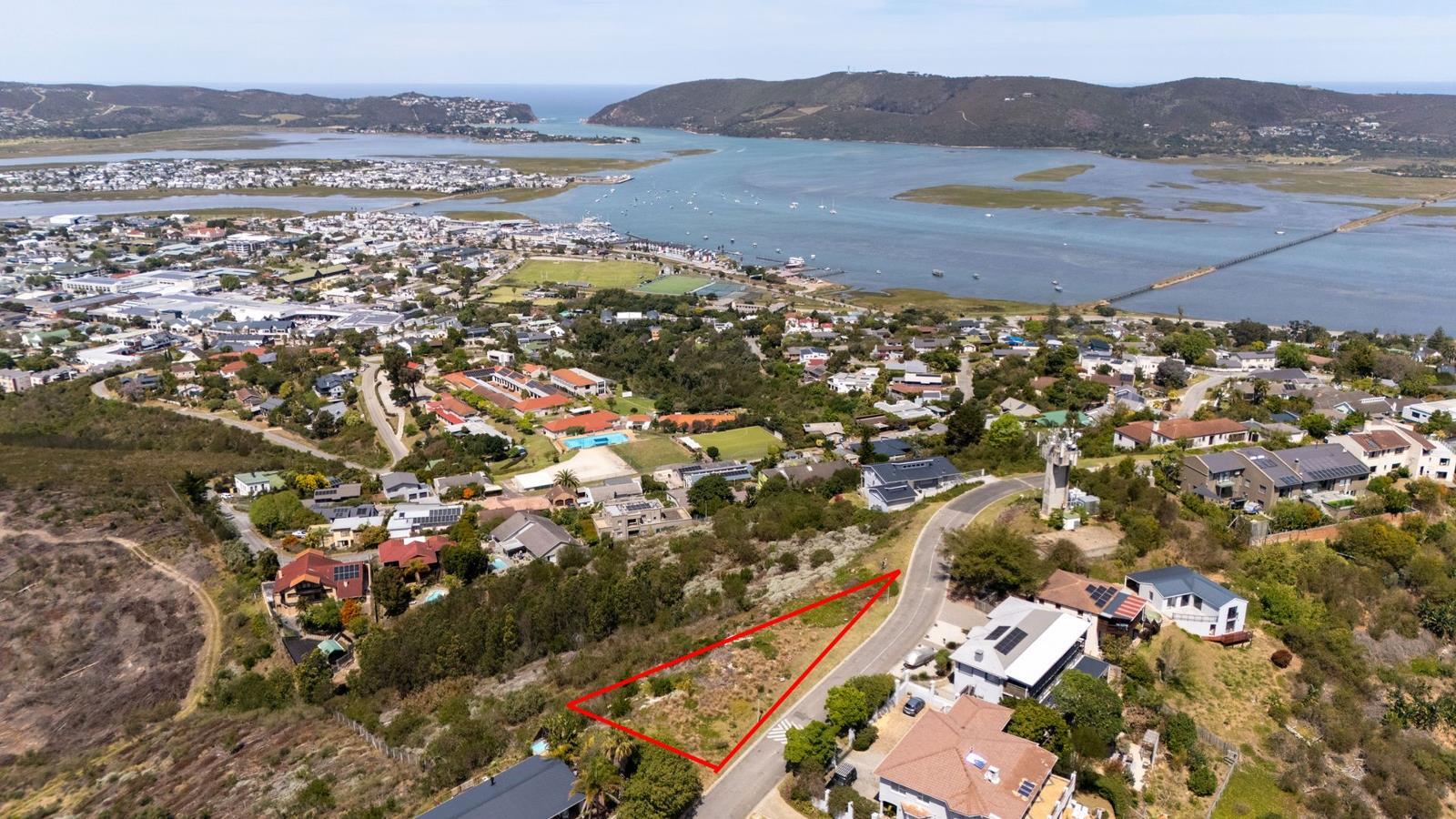 910 m² Land available in Knysna Heights