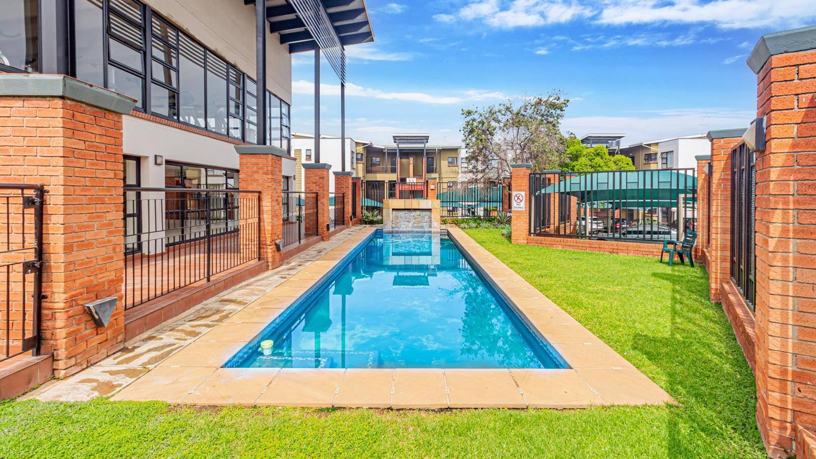 2 Bedroom Apartment in Douglasdale
