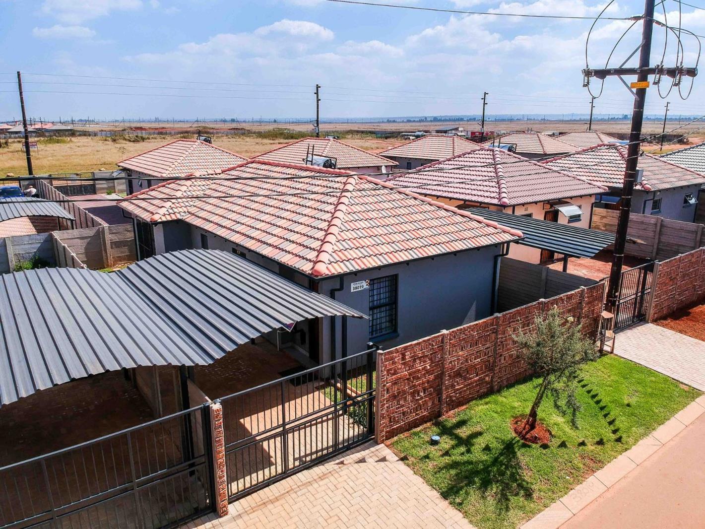 3 Bedroom Simplex in Protea Glen