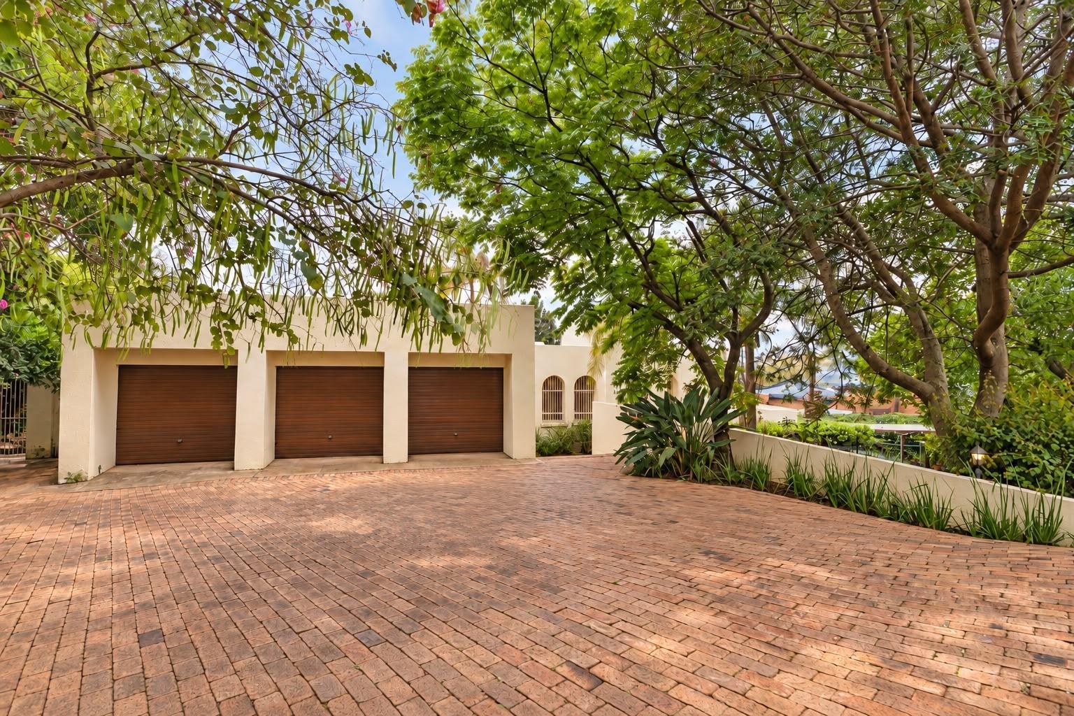 5 Bedroom House in Waterkloof Park