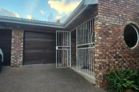 3 Bedroom House in Baysvalley