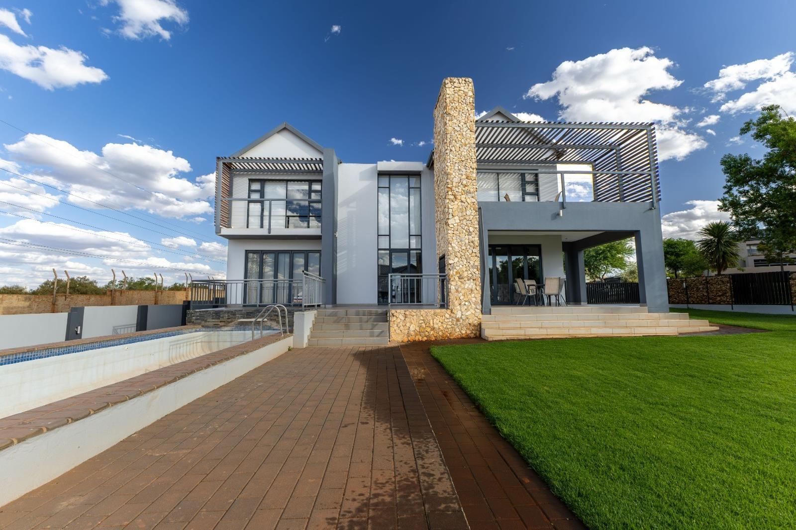 5 Bedroom House in The Hills
