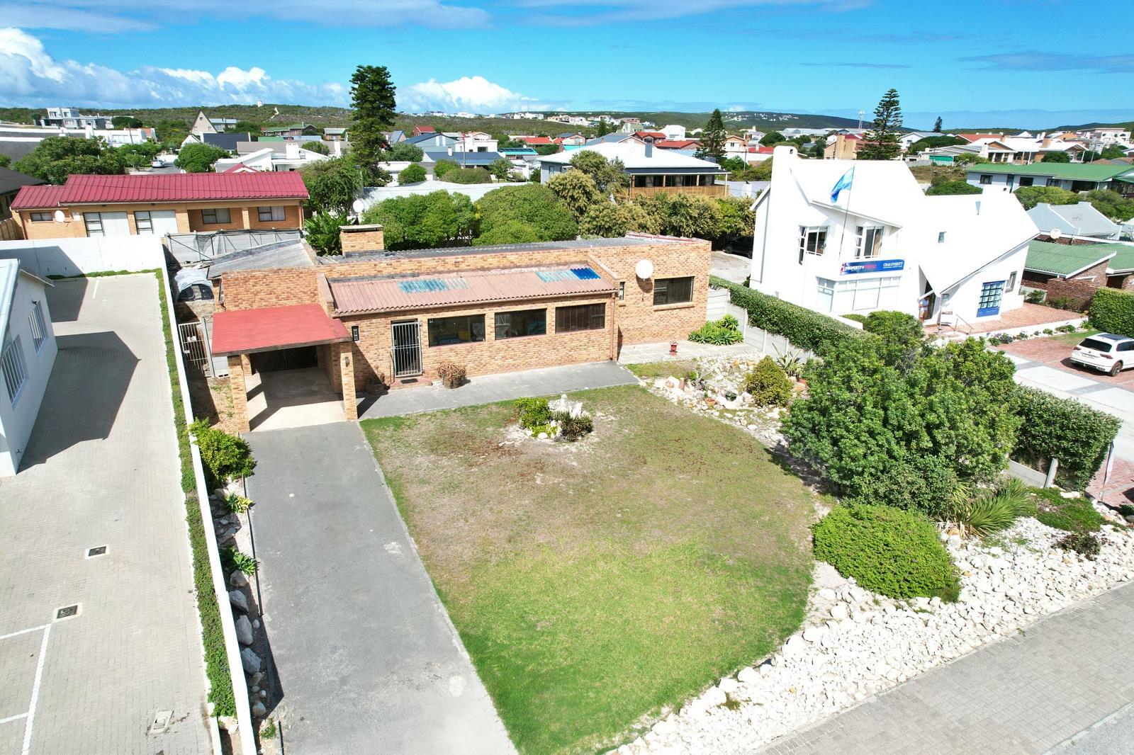 2 Bedroom House in Struisbaai