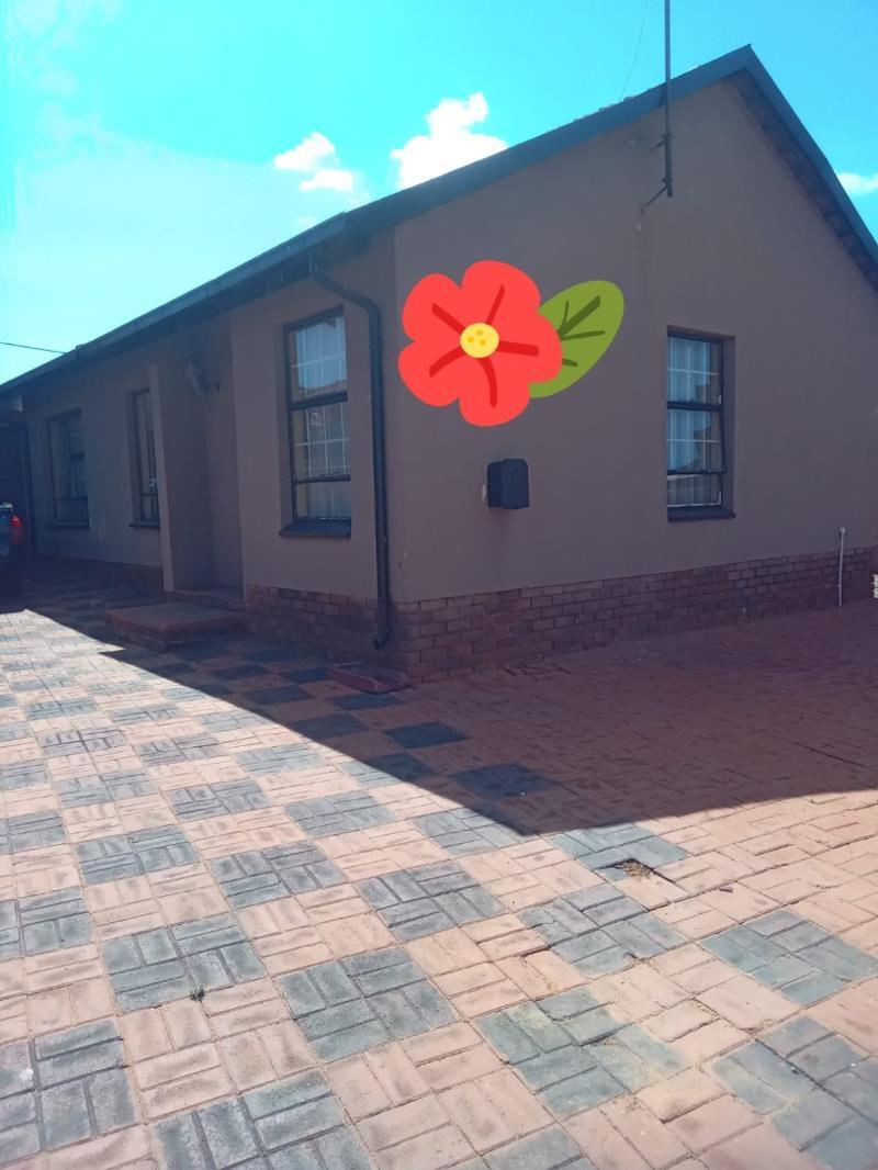 3 Bedroom House in Protea North