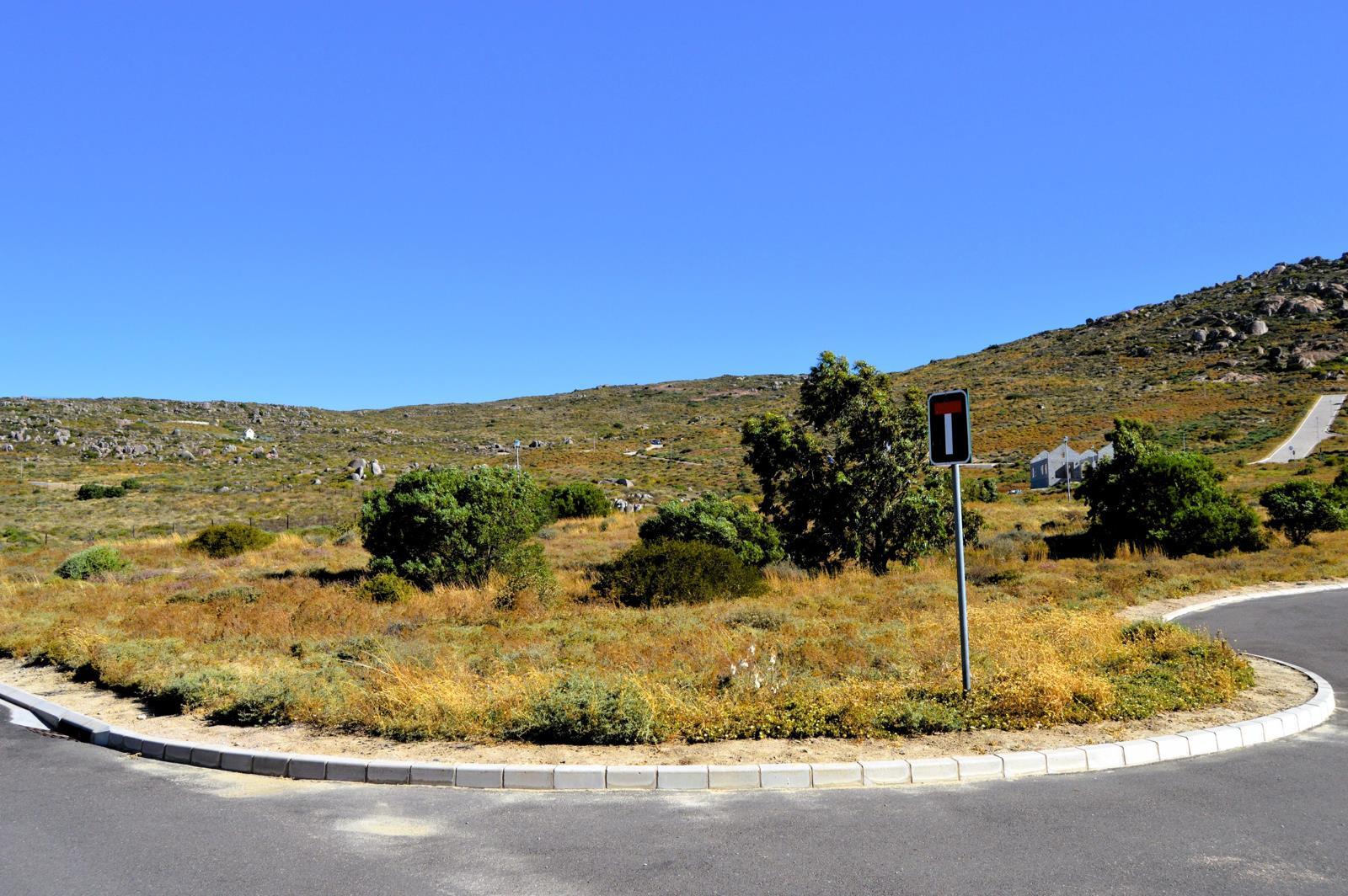 512 m² Land available in St Helena Views