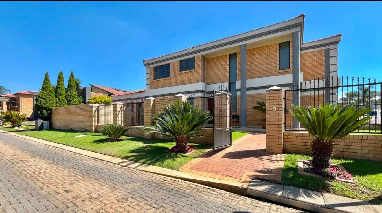 4 Bedroom House in Meyersdal