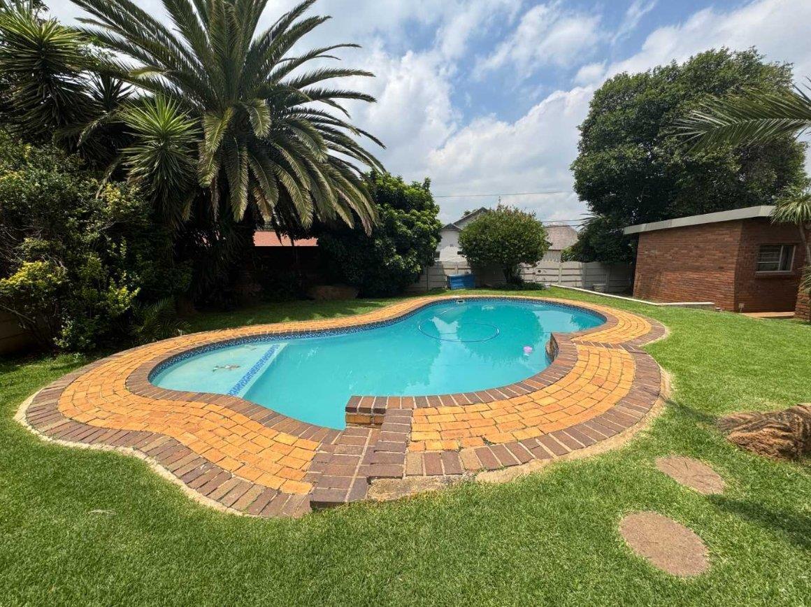 4 Bedroom House in Verwoerdpark