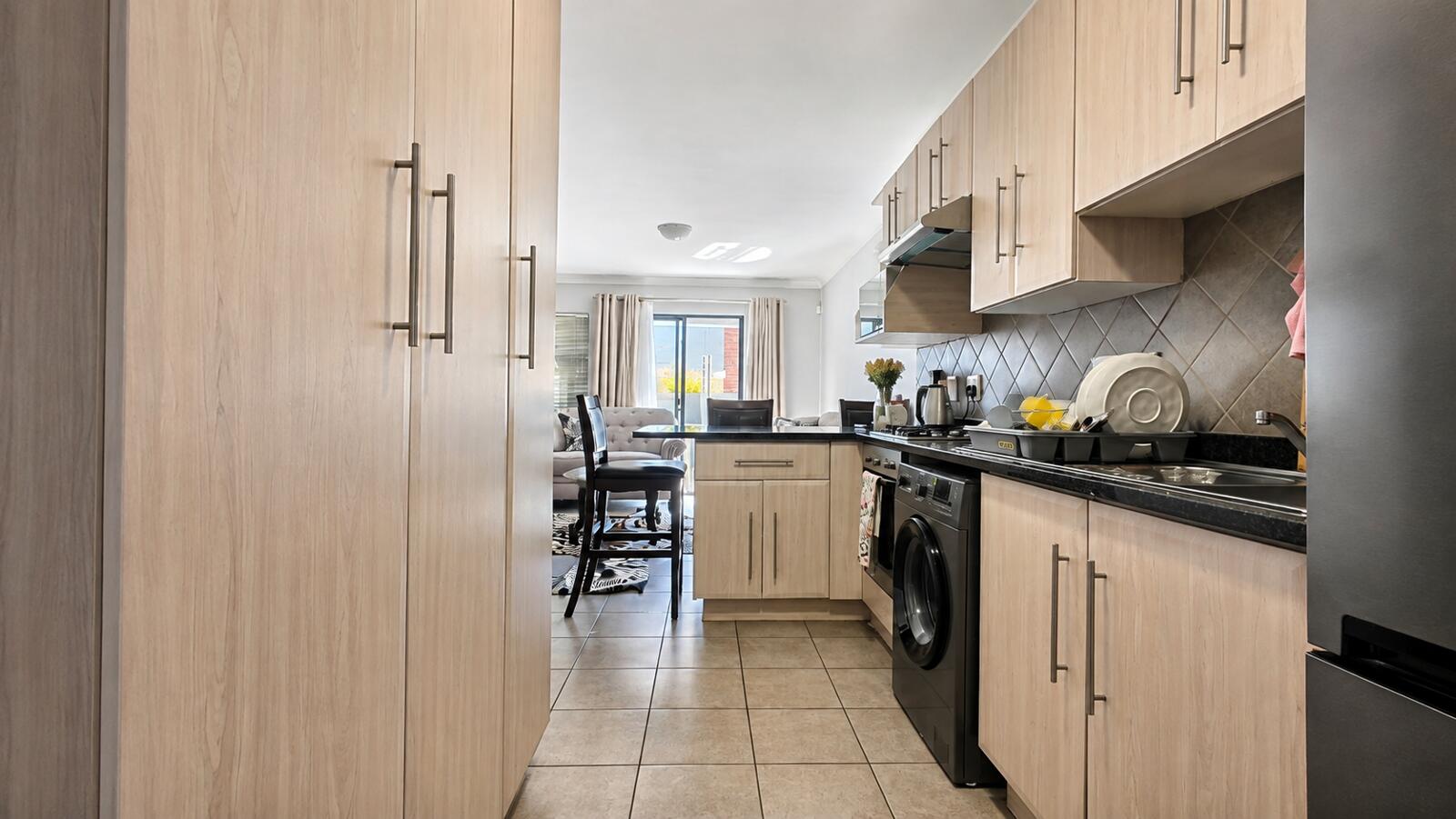 2 Bedroom Apartment in Menlo Park