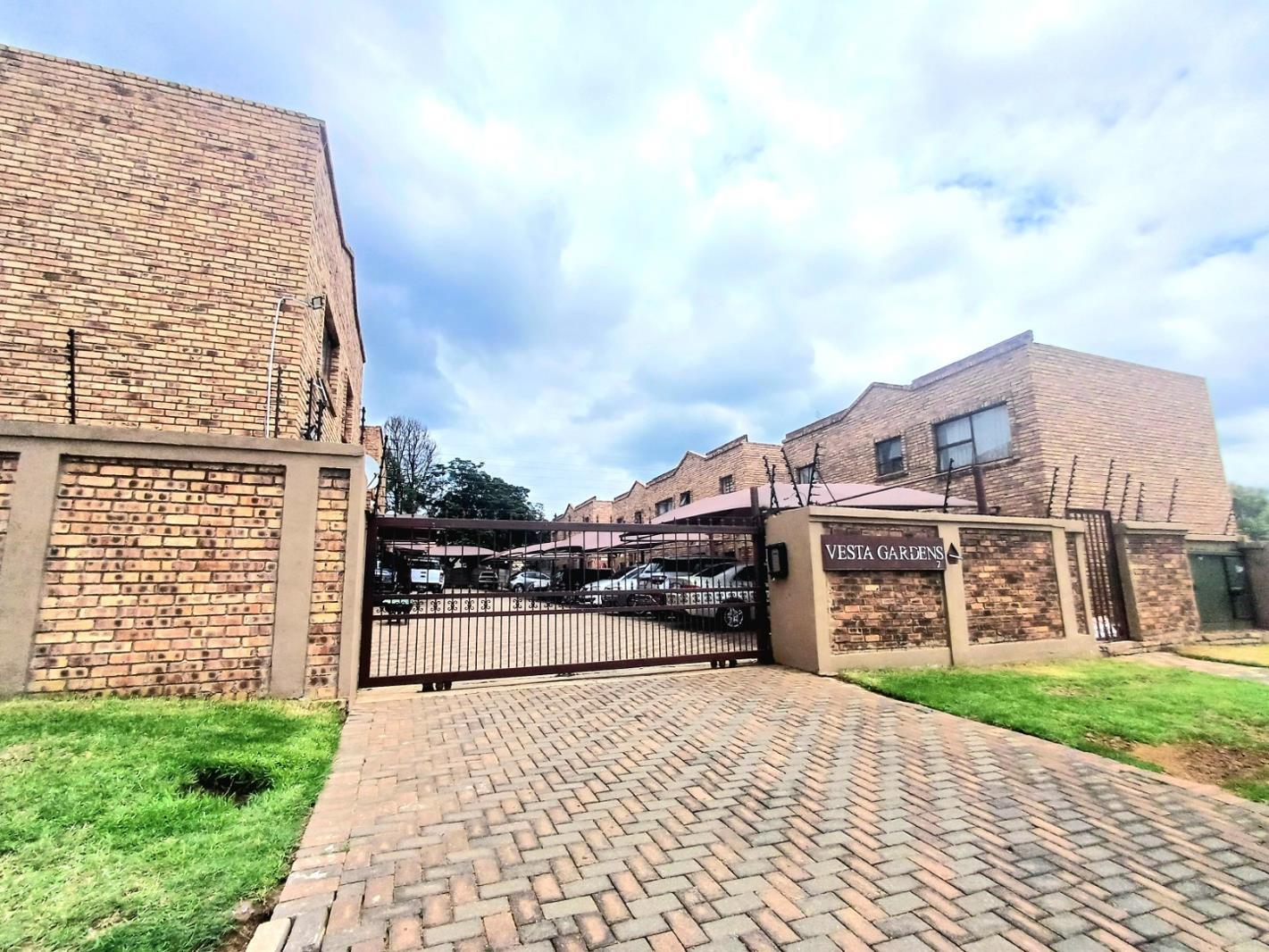 2 Bedroom Apartment in Ormonde