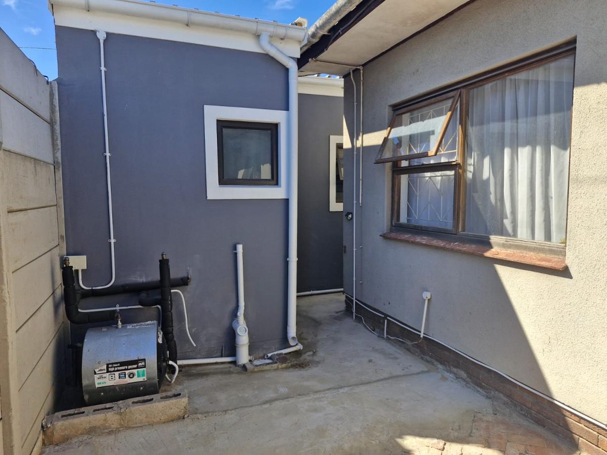 1 Bedroom Apartment in Peerless Park
