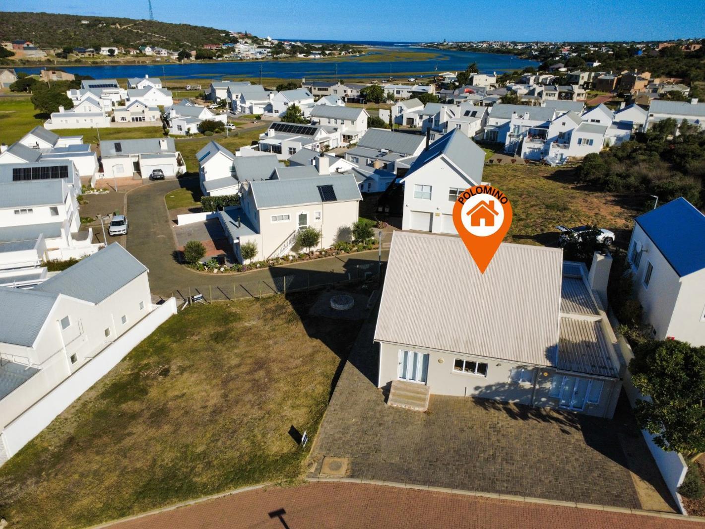 4 Bedroom House in Stilbaai Wes