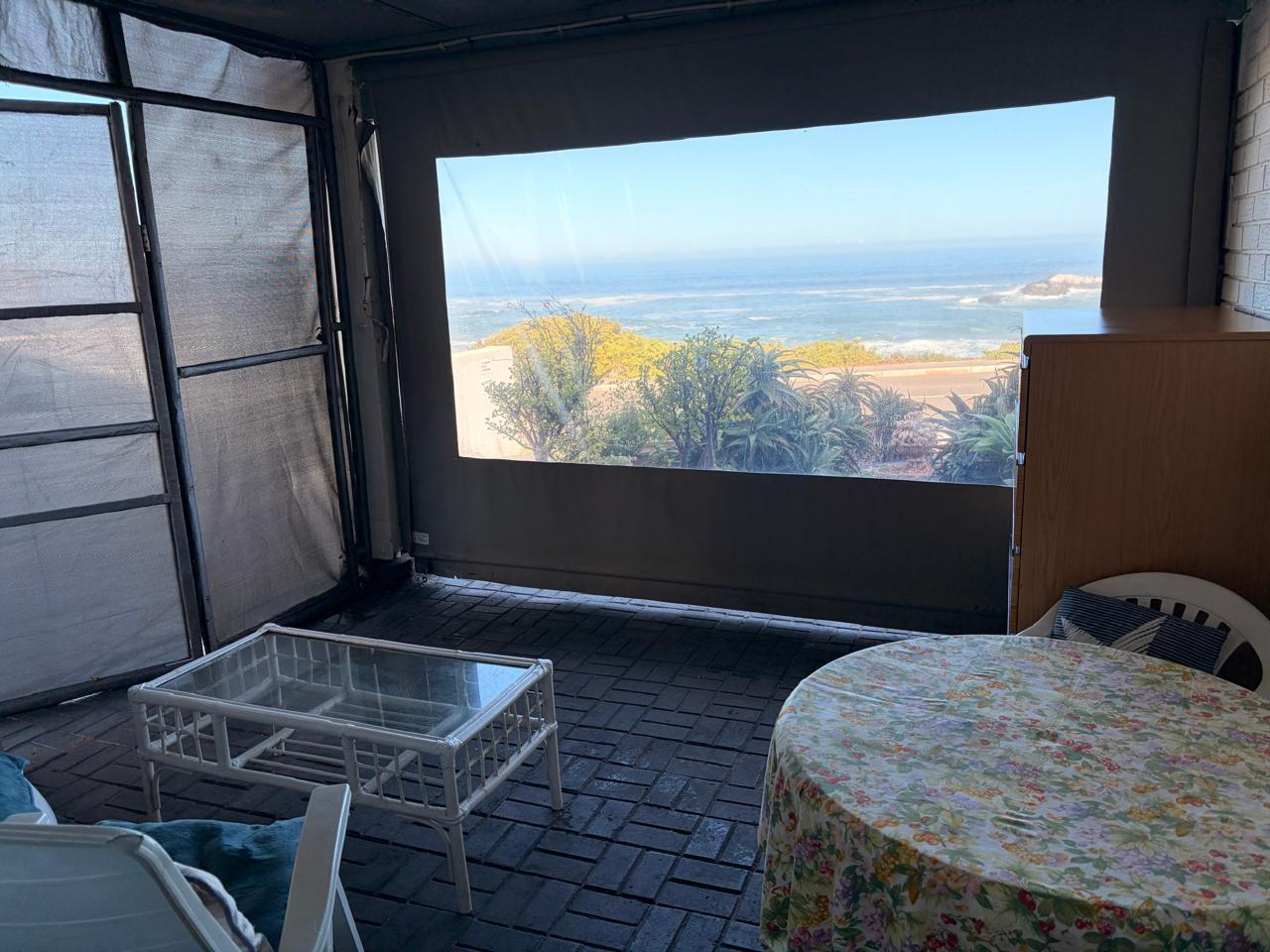 1 Bedroom Apartment in Yzerfontein