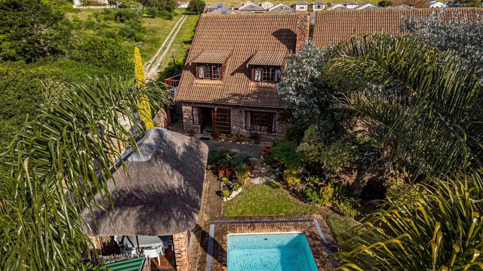 4 Bedroom Townhouse in Lorraine