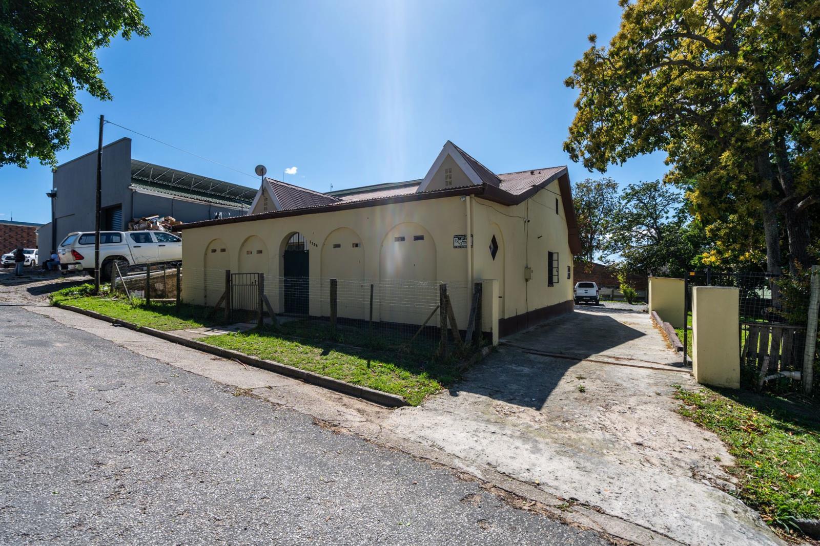4 Bedroom House in Alexandria