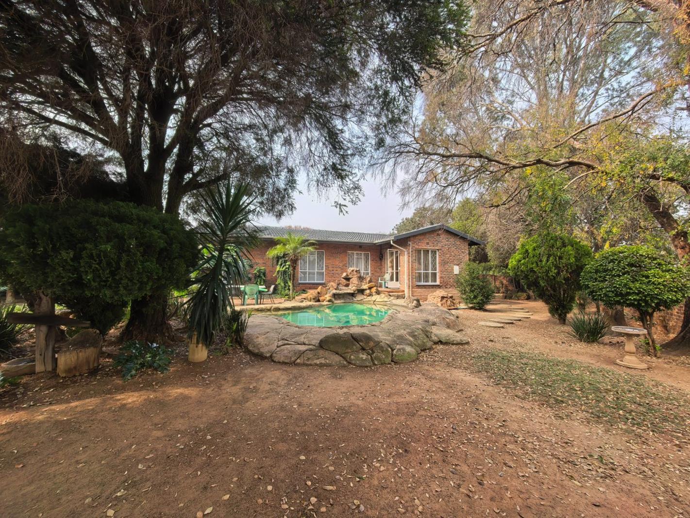 3 Bedroom House in Brackendowns