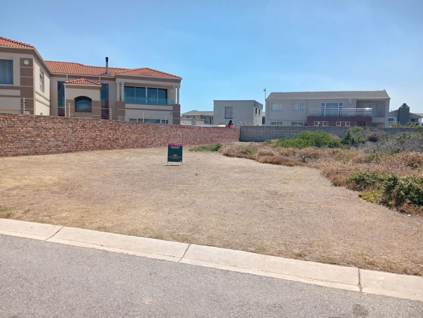 750 m² Land available in Bluewater Bay