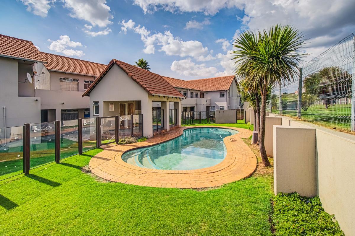 1 Bedroom Simplex in Edenvale