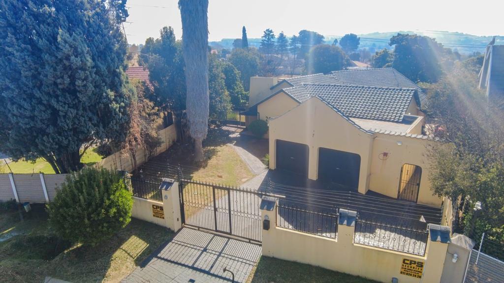 5 Bedroom House in Glenanda