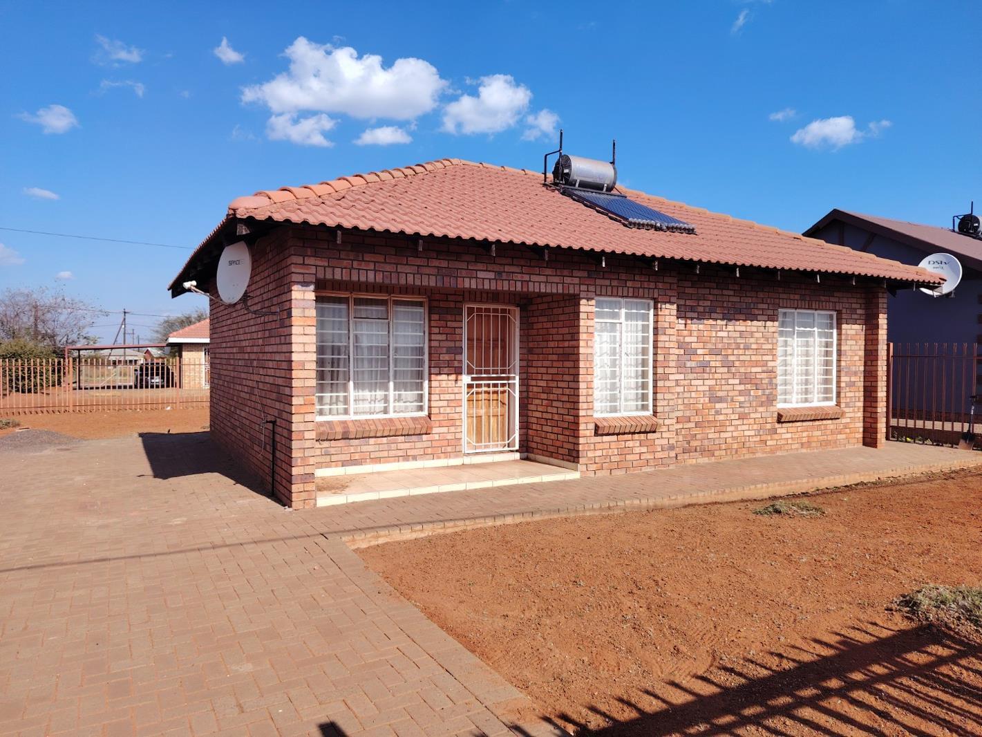 2 Bedroom House in Postmasburg