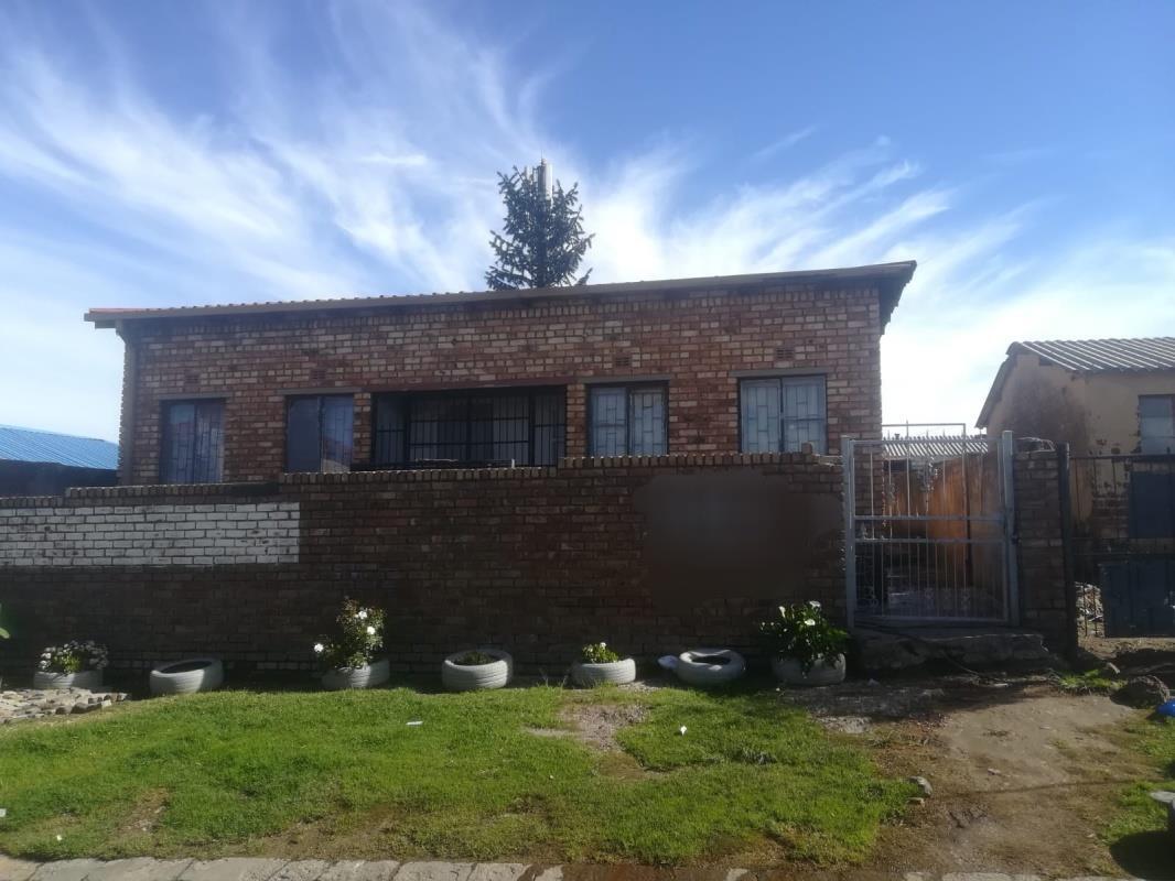 6 Bedroom House in Commercia
