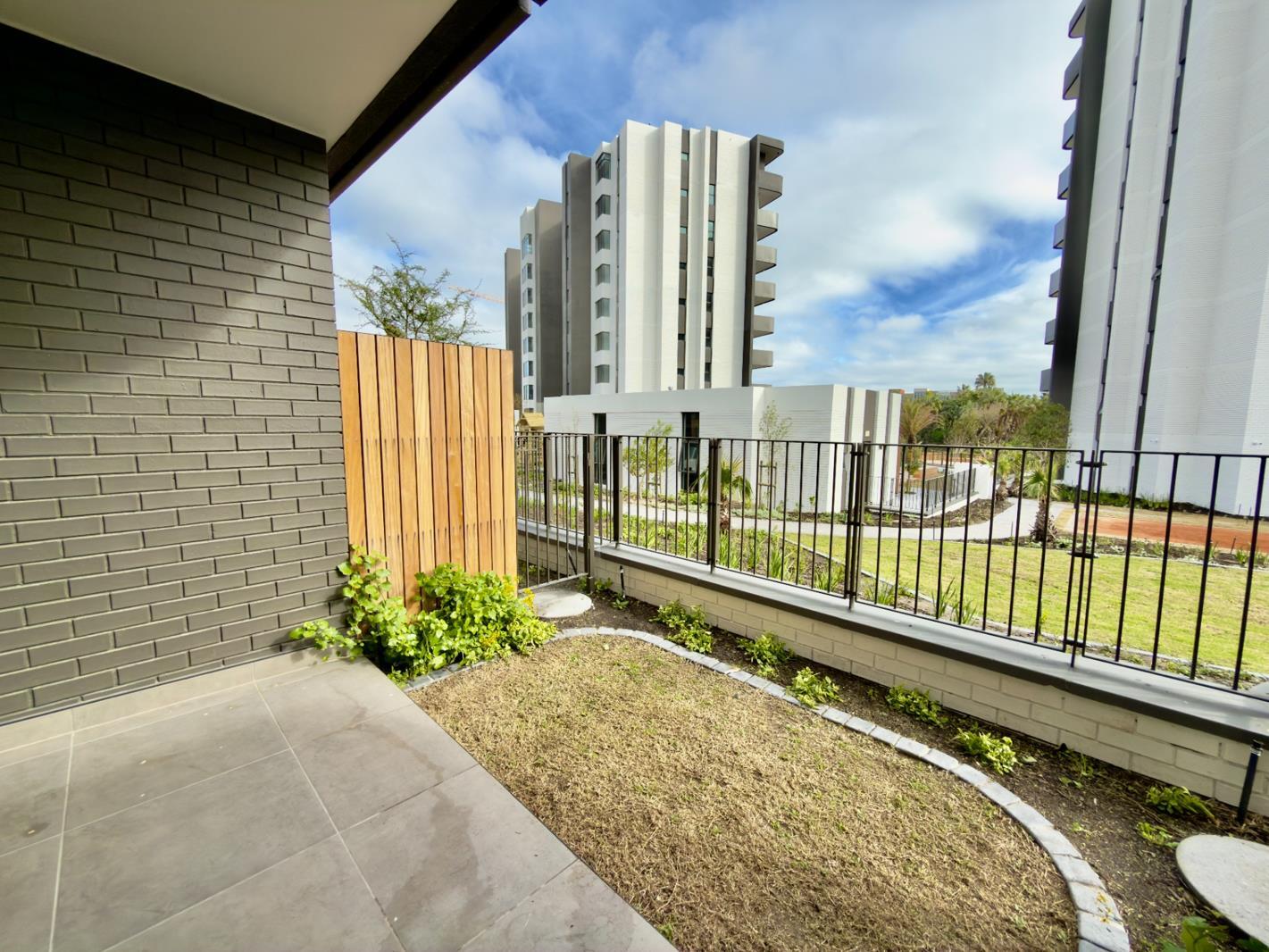 Studio Apartment in Century City