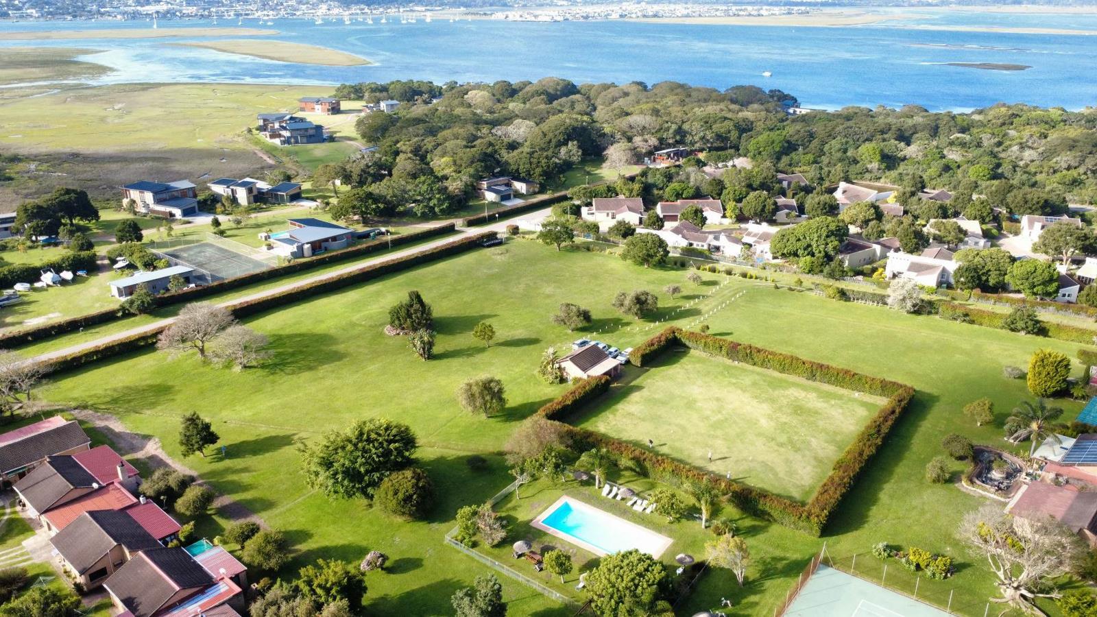 3 Bedroom House in Brenton On Lake