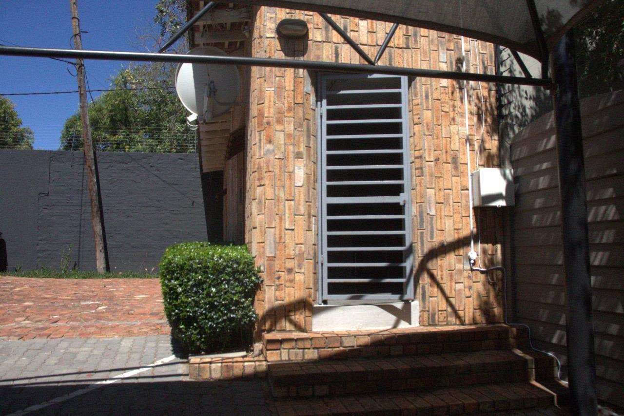 1 Bedroom Garden Cottage in Rosebank