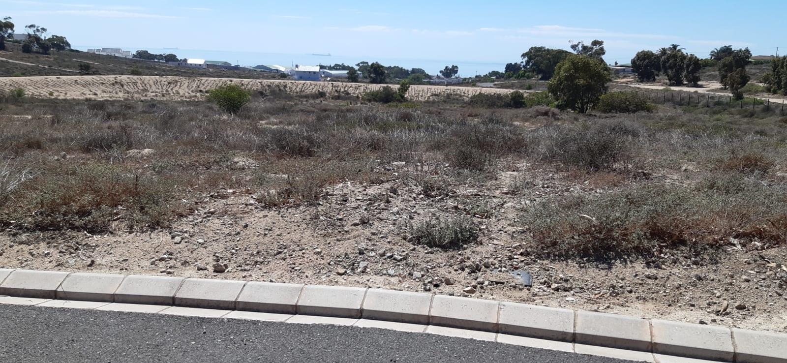 404 m² Land available in St Helena Views