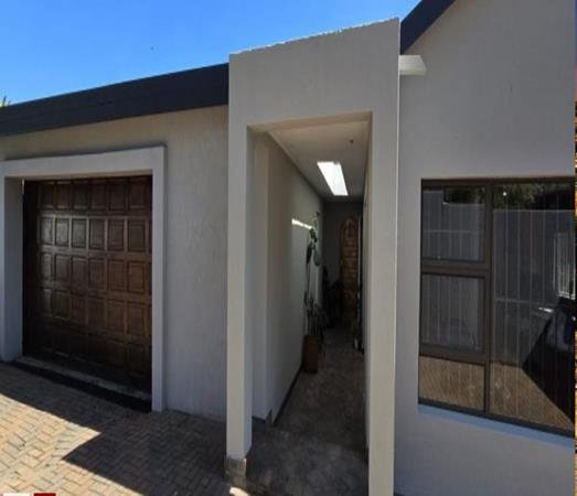 4 Bedroom House in Garsfontein