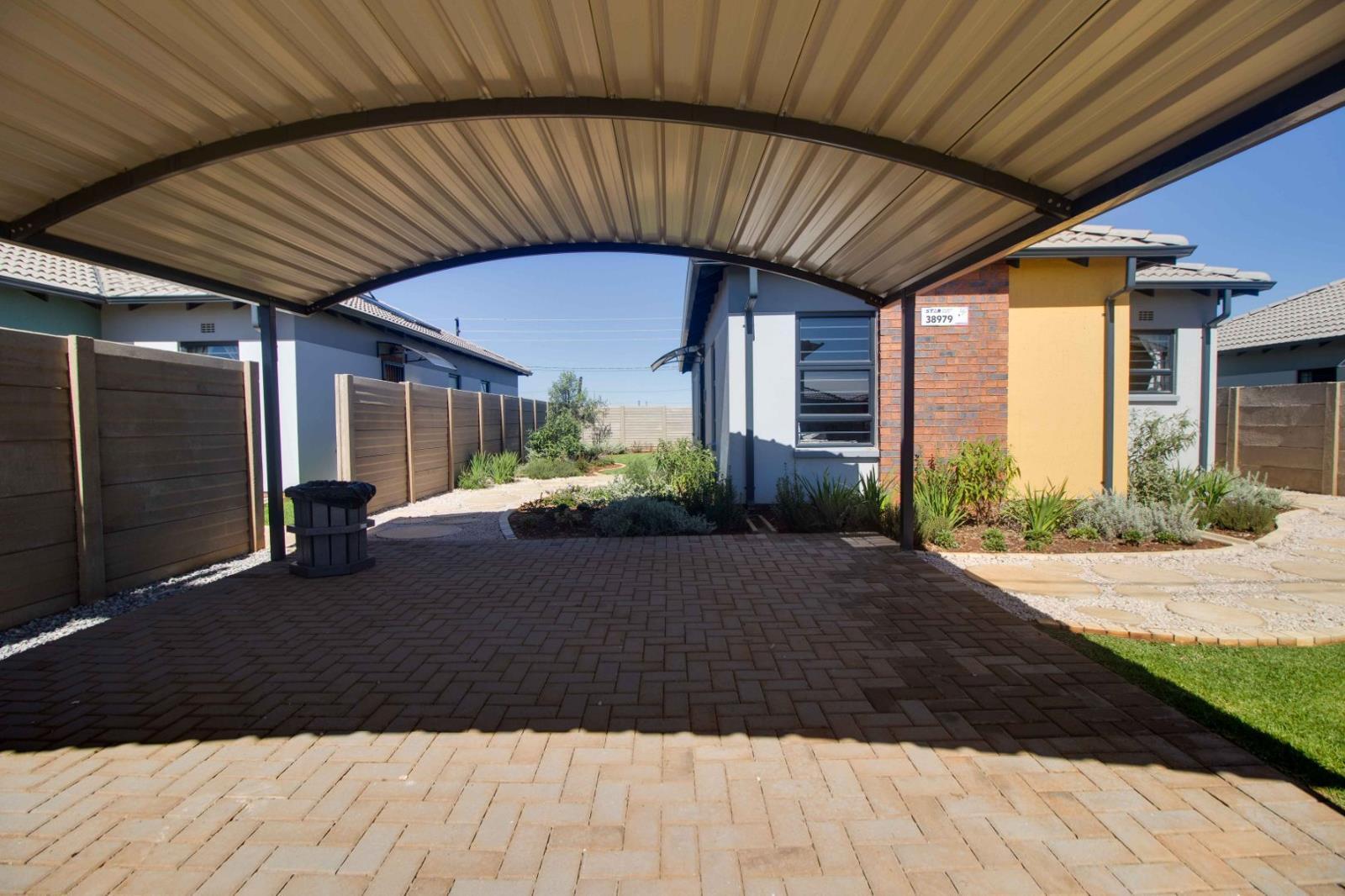 3 Bedroom Simplex in Protea Glen