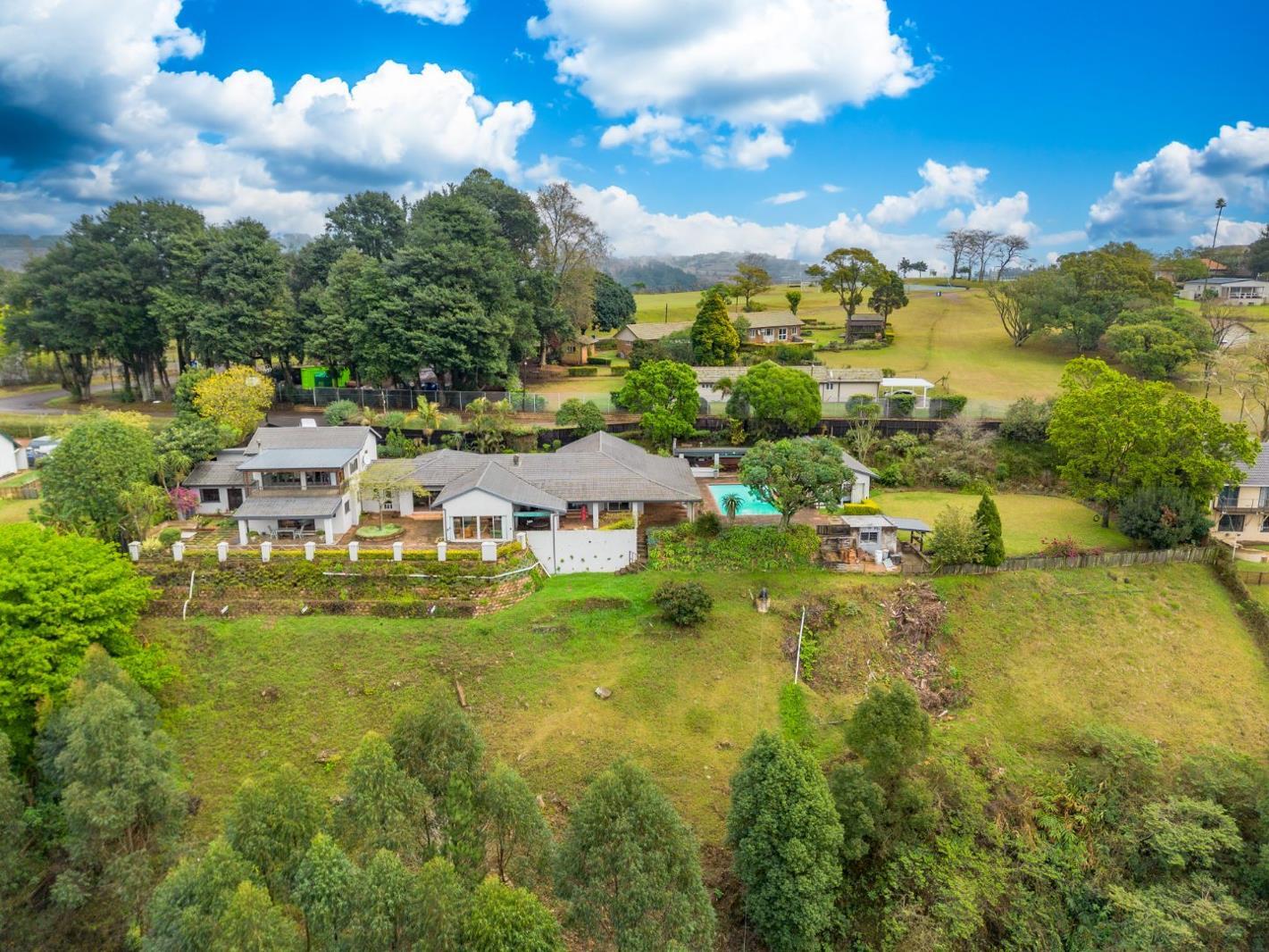 8 Bedroom House in Bothas Hill