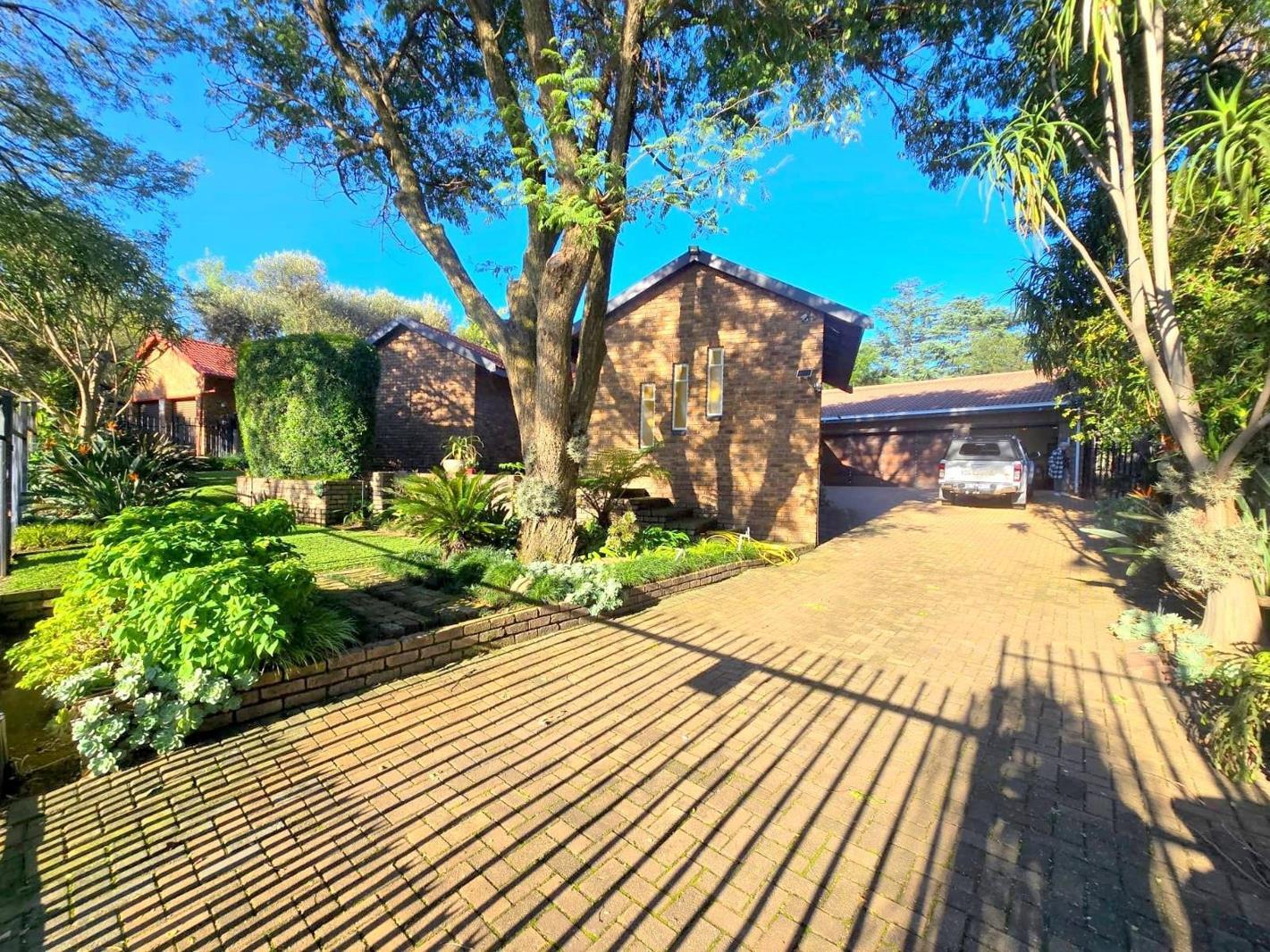 5 Bedroom House in The Reeds