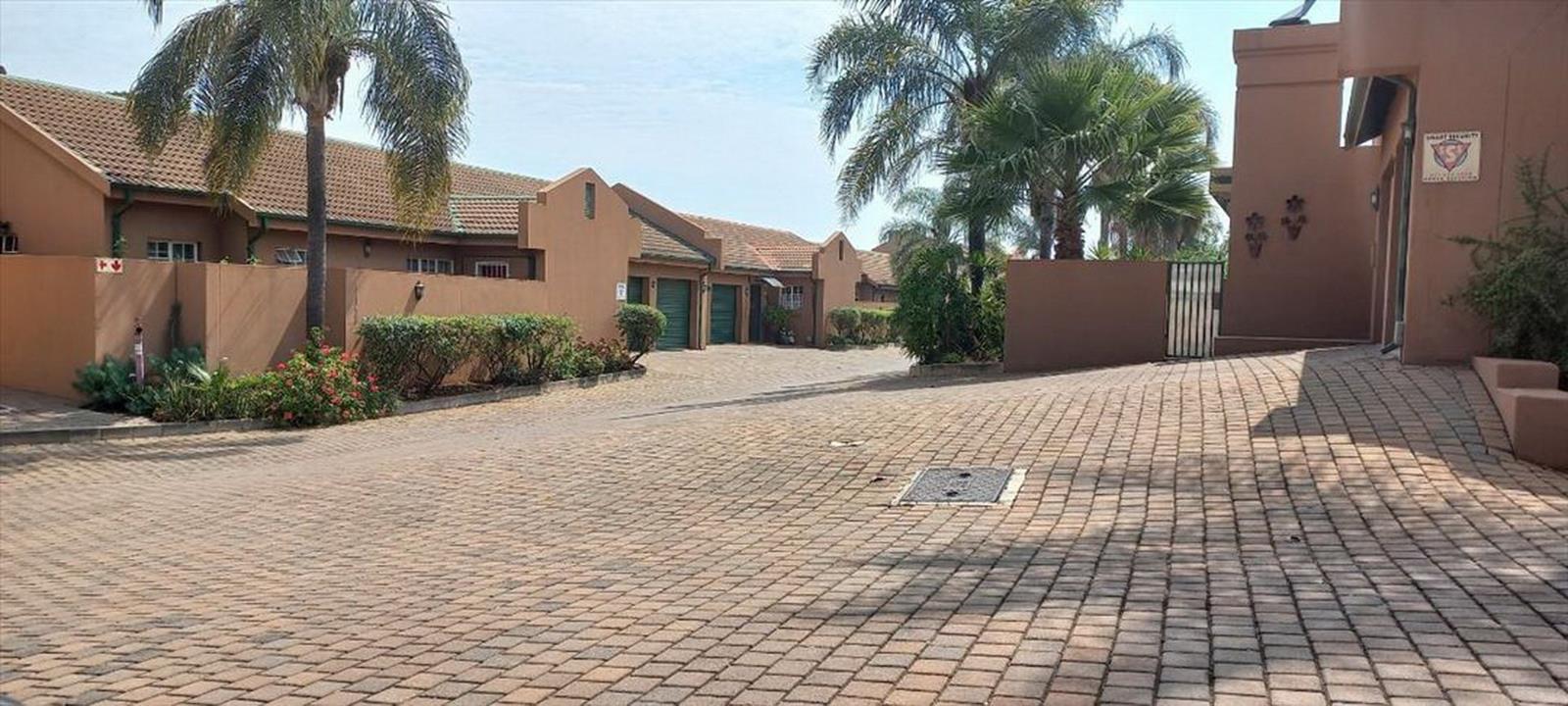 3 Bedroom Townhouse in Glen Marais