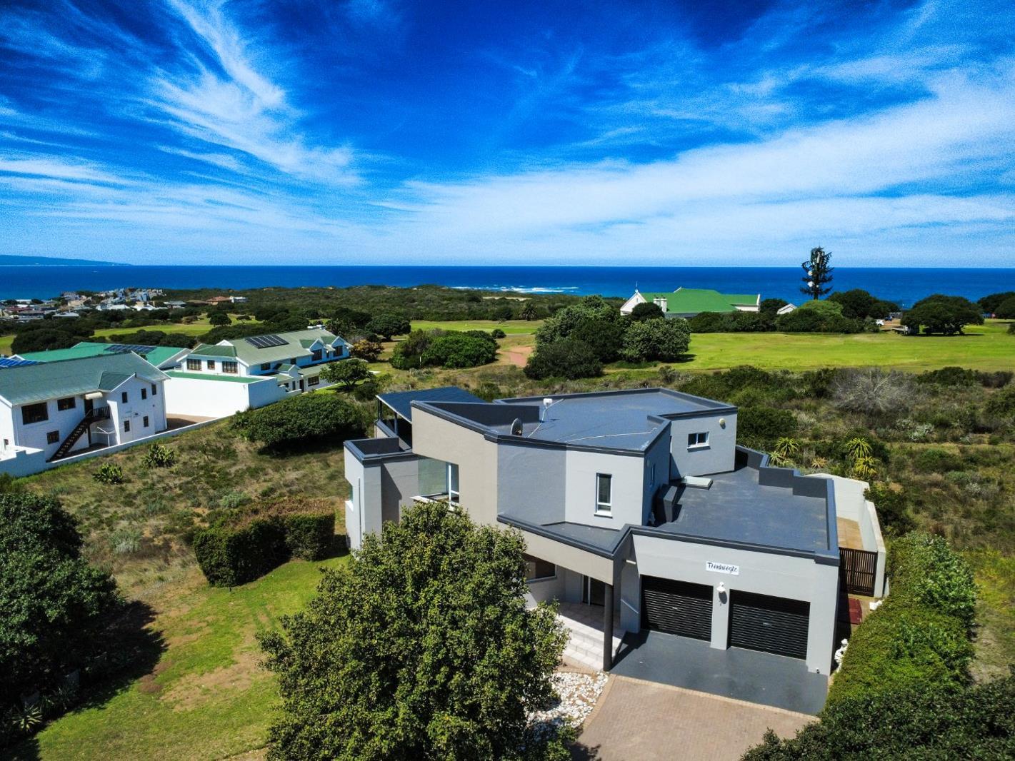 4 Bedroom House in Stilbaai Wes