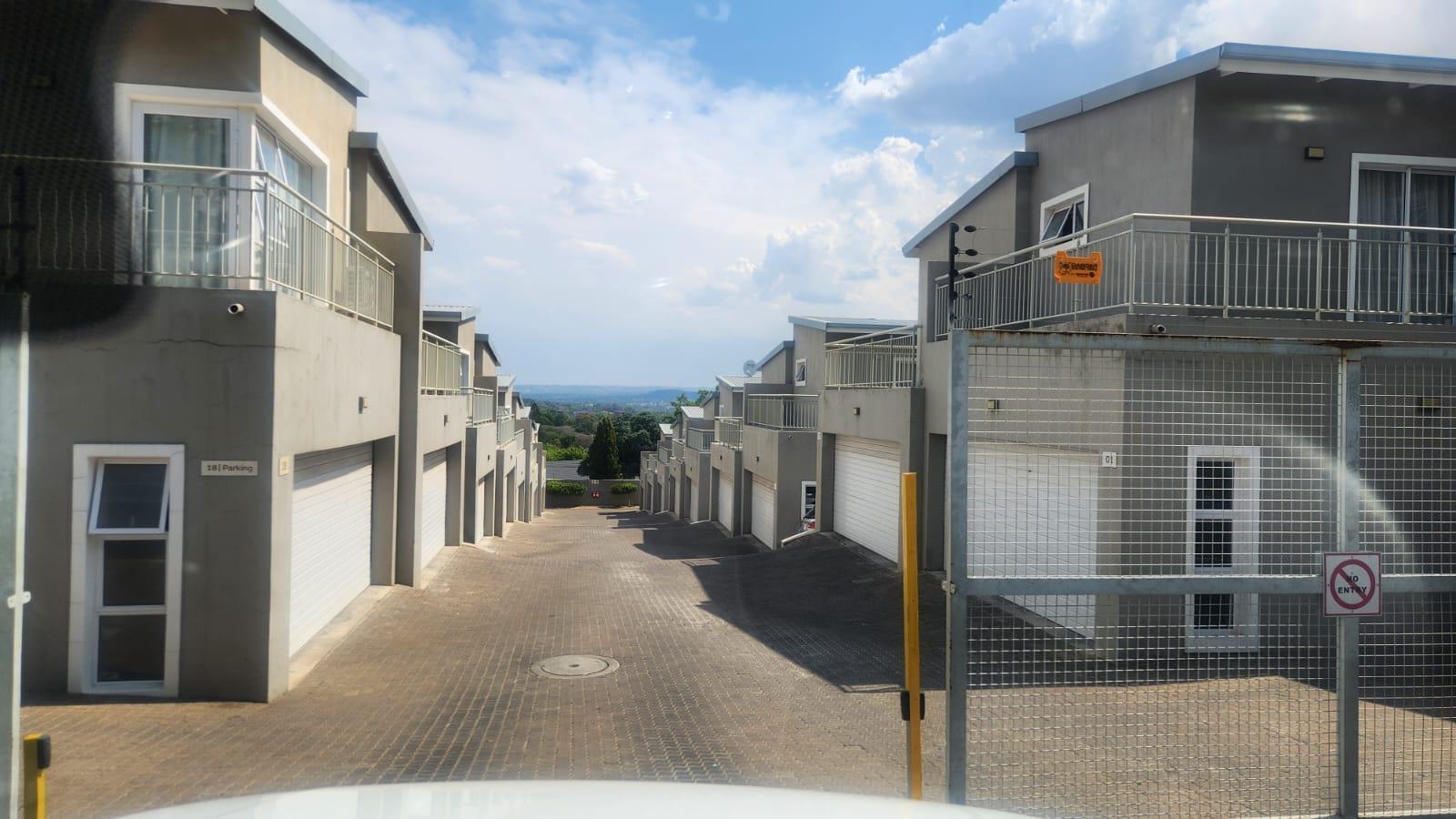 4 Bedroom Duplex in Epsom Downs