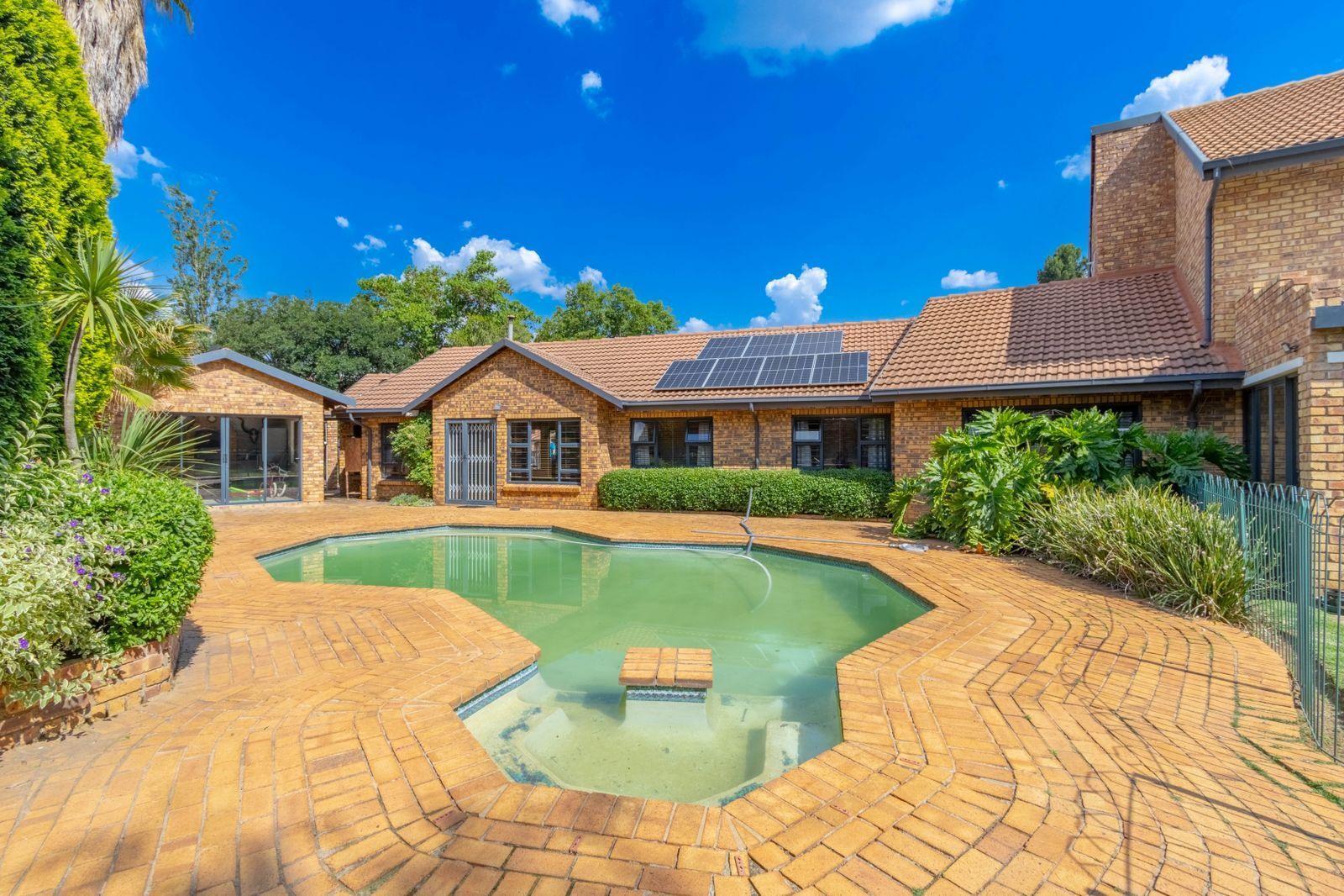 5 Bedroom House in Bartlett