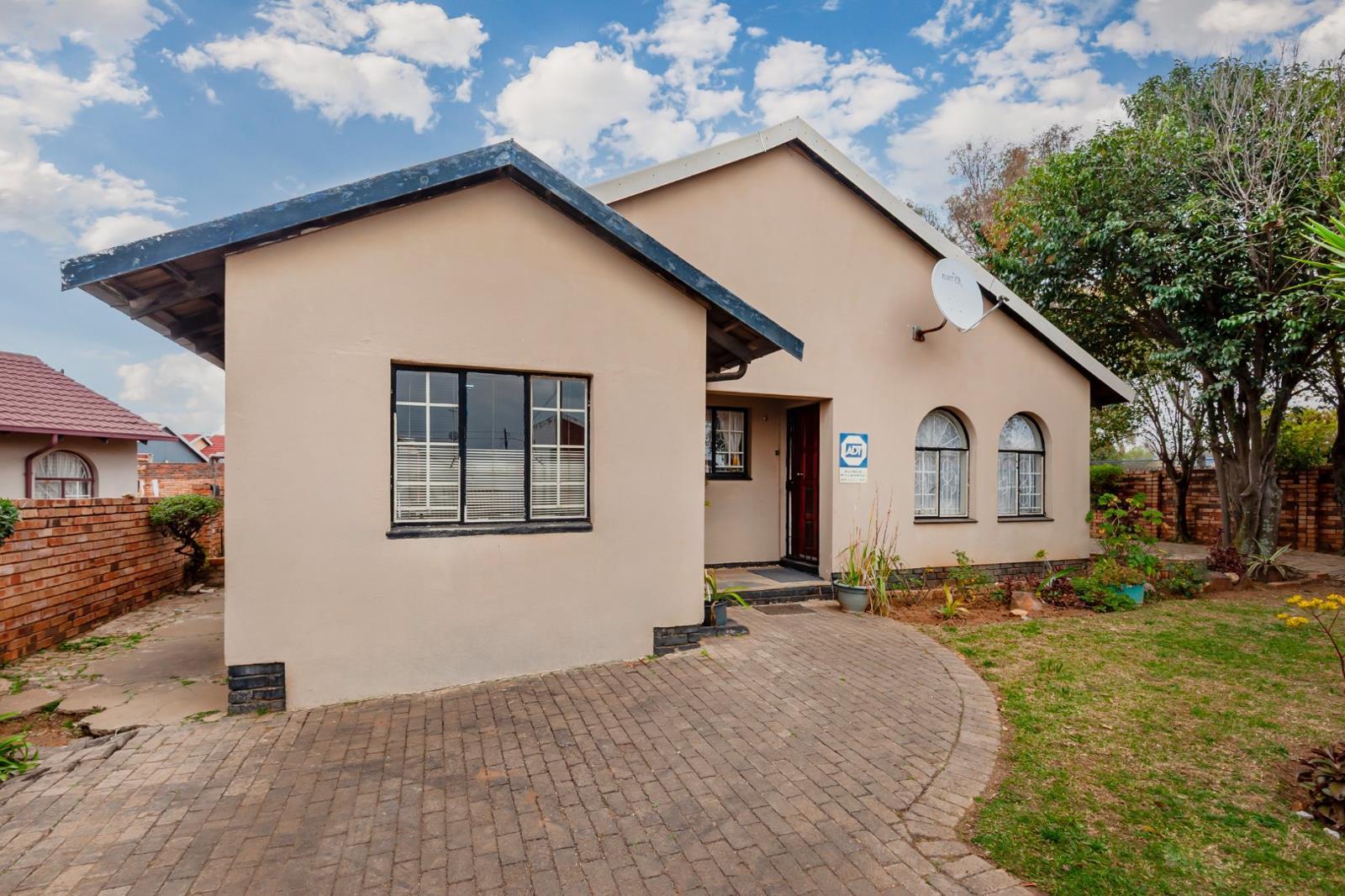 3 Bedroom House in Lenasia South