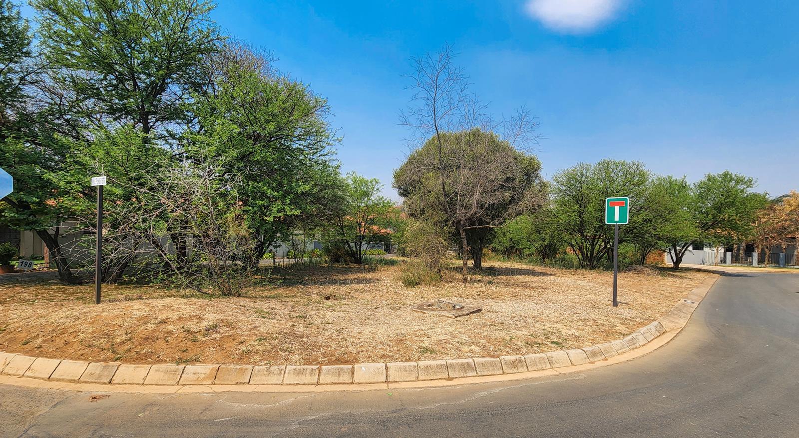 893 m² Land available in Birdwood