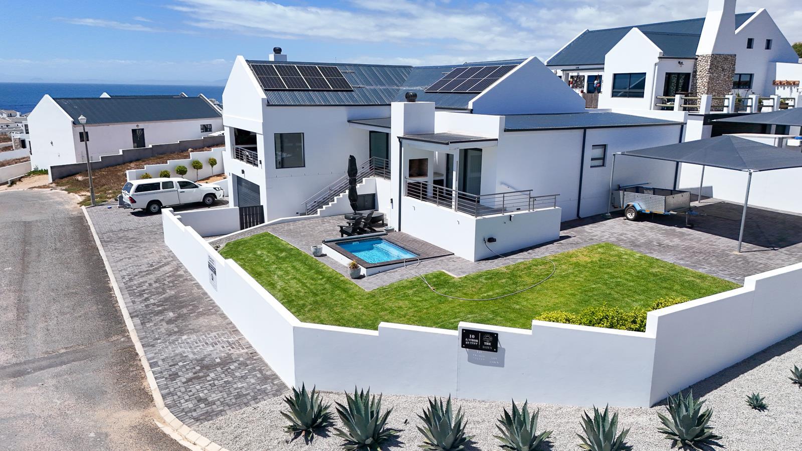 4 Bedroom House in Da Gama Bay