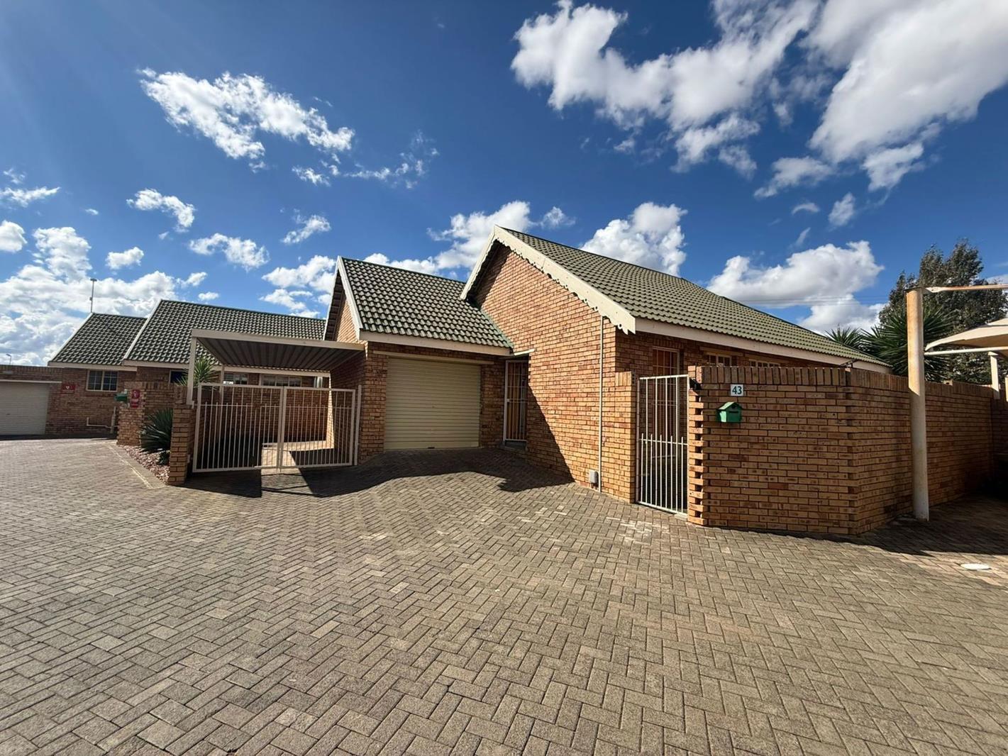 2 Bedroom Townhouse in Groenvlei