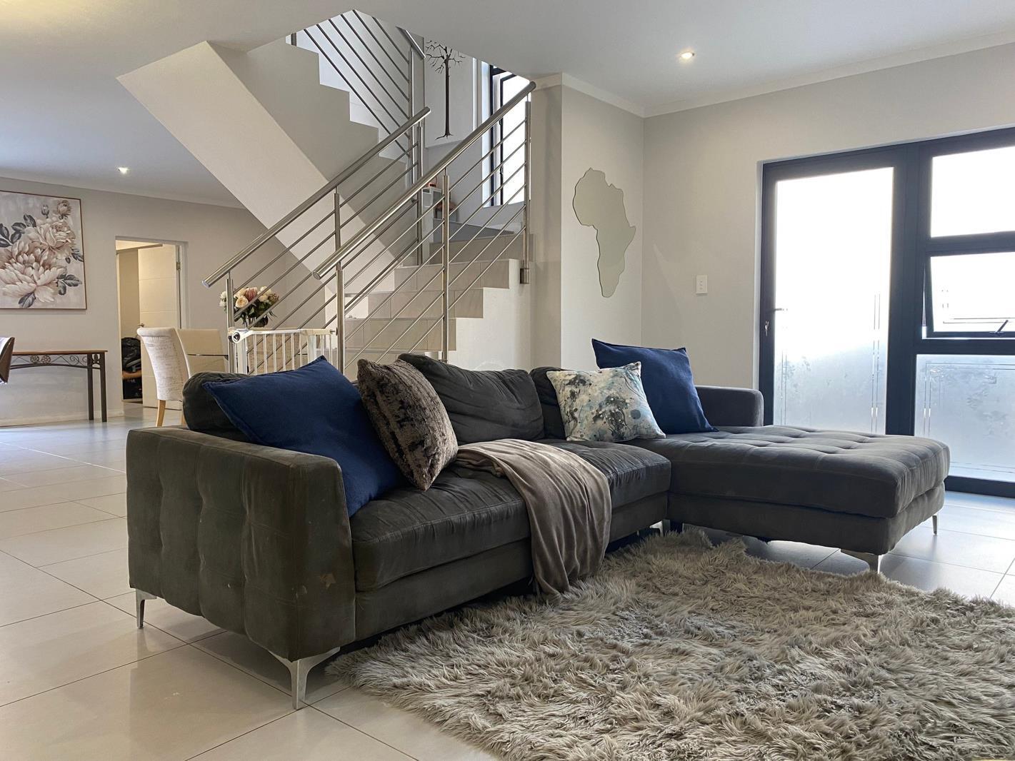 3 Bedroom Townhouse in Equestria