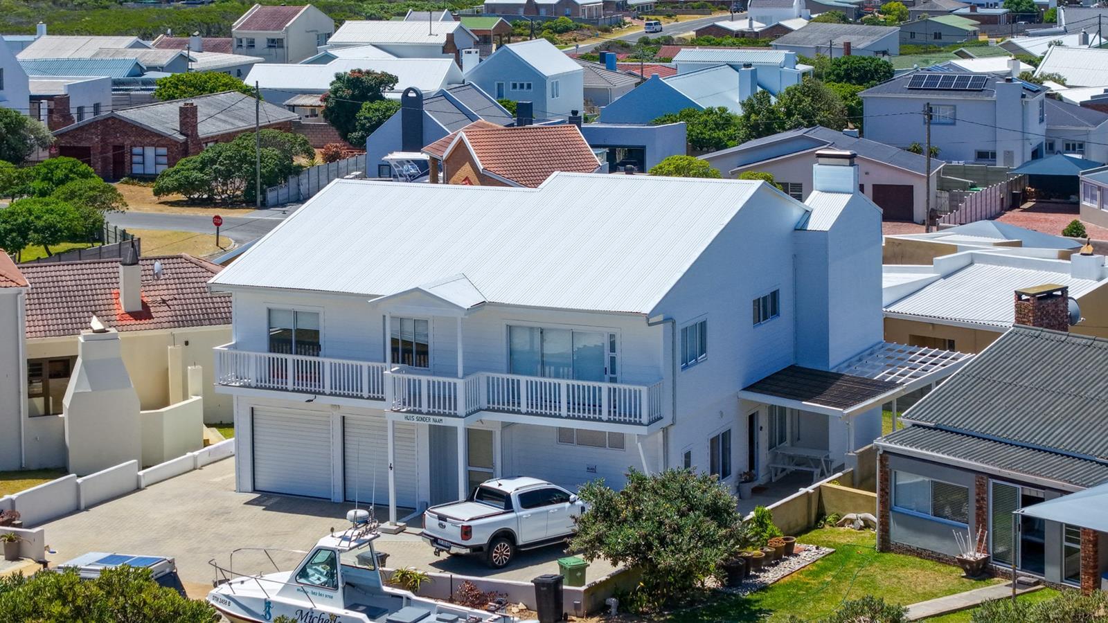 4 Bedroom House in Struisbaai
