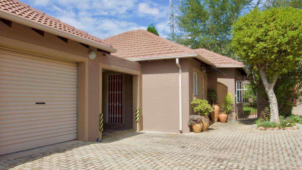 2 Bedroom Townhouse in Kosmosdal