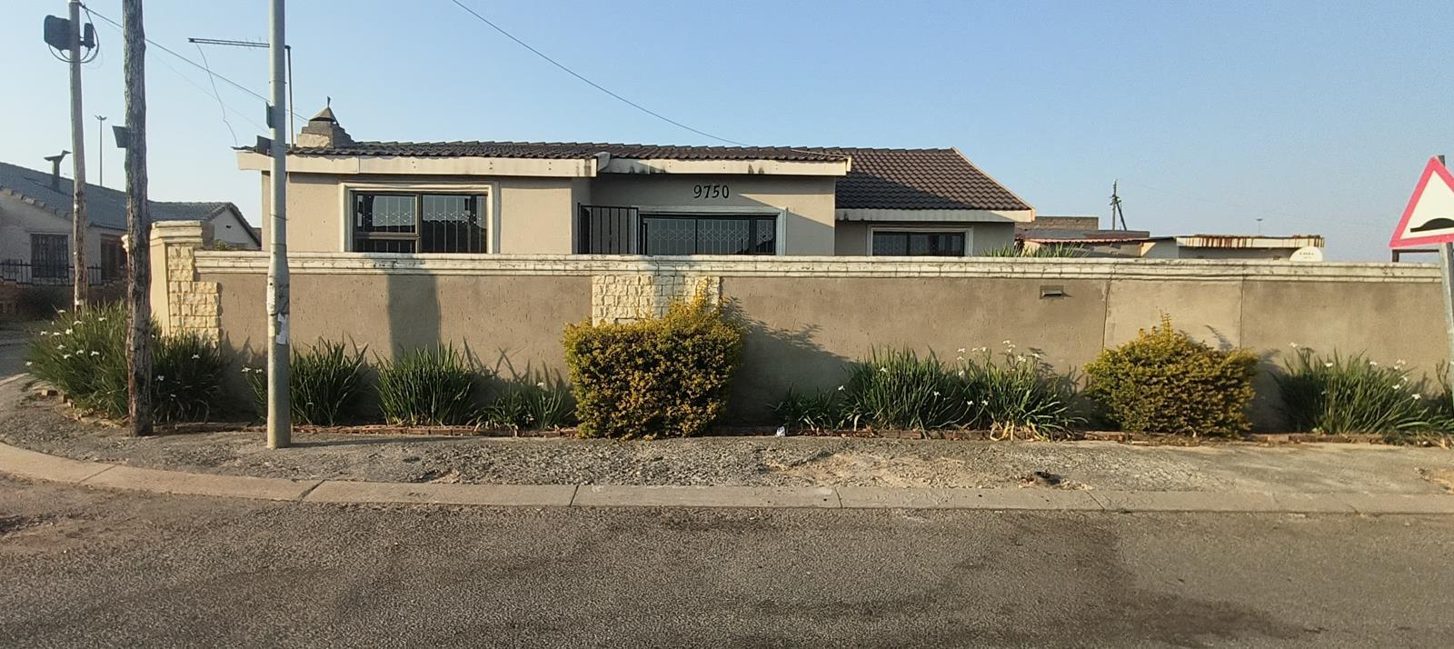 3 Bedroom House in Dobsonville