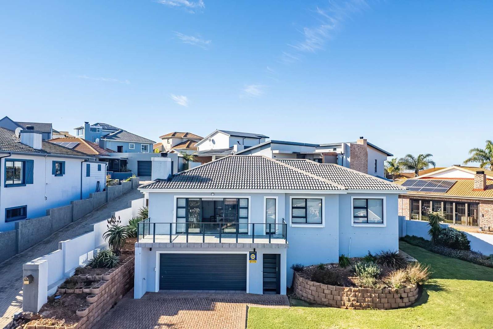 3 Bedroom House in Hartenbos Heuwels